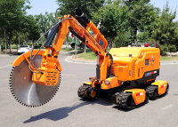 RXR-JM200GD消防破拆救援機器人 （4履帶、破拆機械臂、80國產(chǎn)消防水炮）